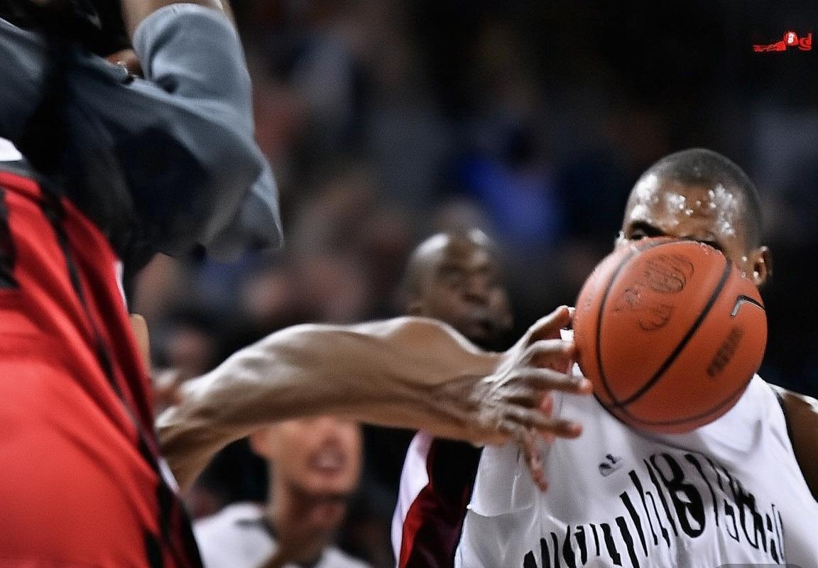 北控VS北京巅峰对决：篮球盛宴回顾与启示