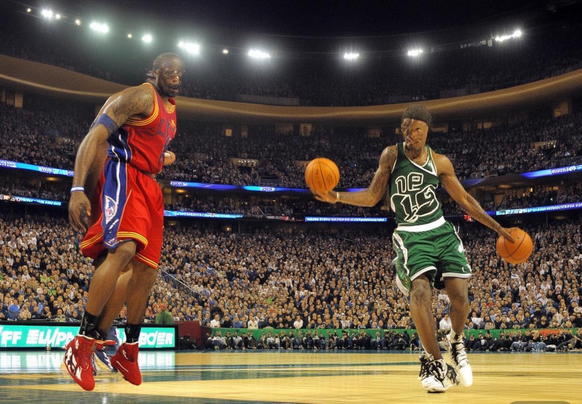 2009年NBA詹姆斯韦德巅峰对决：篮球传奇盛宴